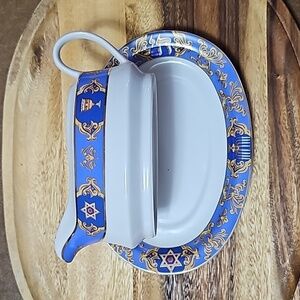 New Celebrations American Atelier Bloomingdale's Judaica Gravy Bowl Under Plate!